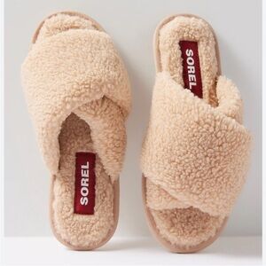 Sorel Go Mail Run Womens Tan Fuzzy Slippers Size 8 (Brand New)